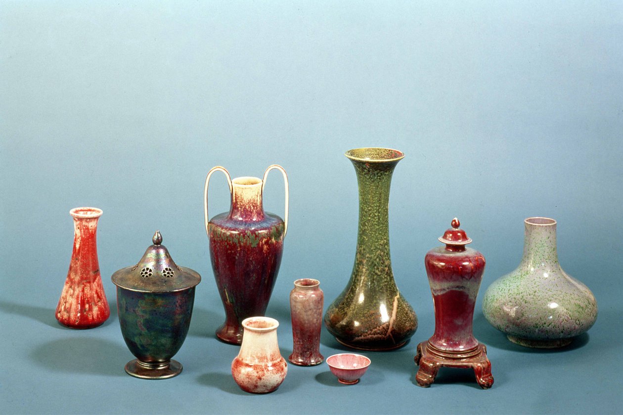 Groupe de vases et bols en terre cuite fabriqués à la Ruskin Pottery, 1898-1935 - William Howson Taylor