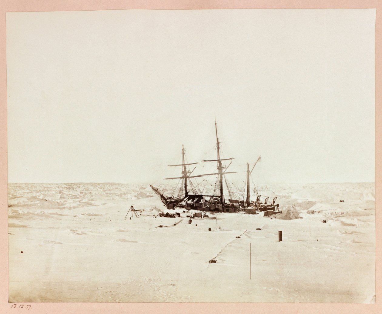 Expédition en Arctique (1875-1876) du capitaine George Nares (1831-1915) : Floeberg Beach, Alert en quartiers d