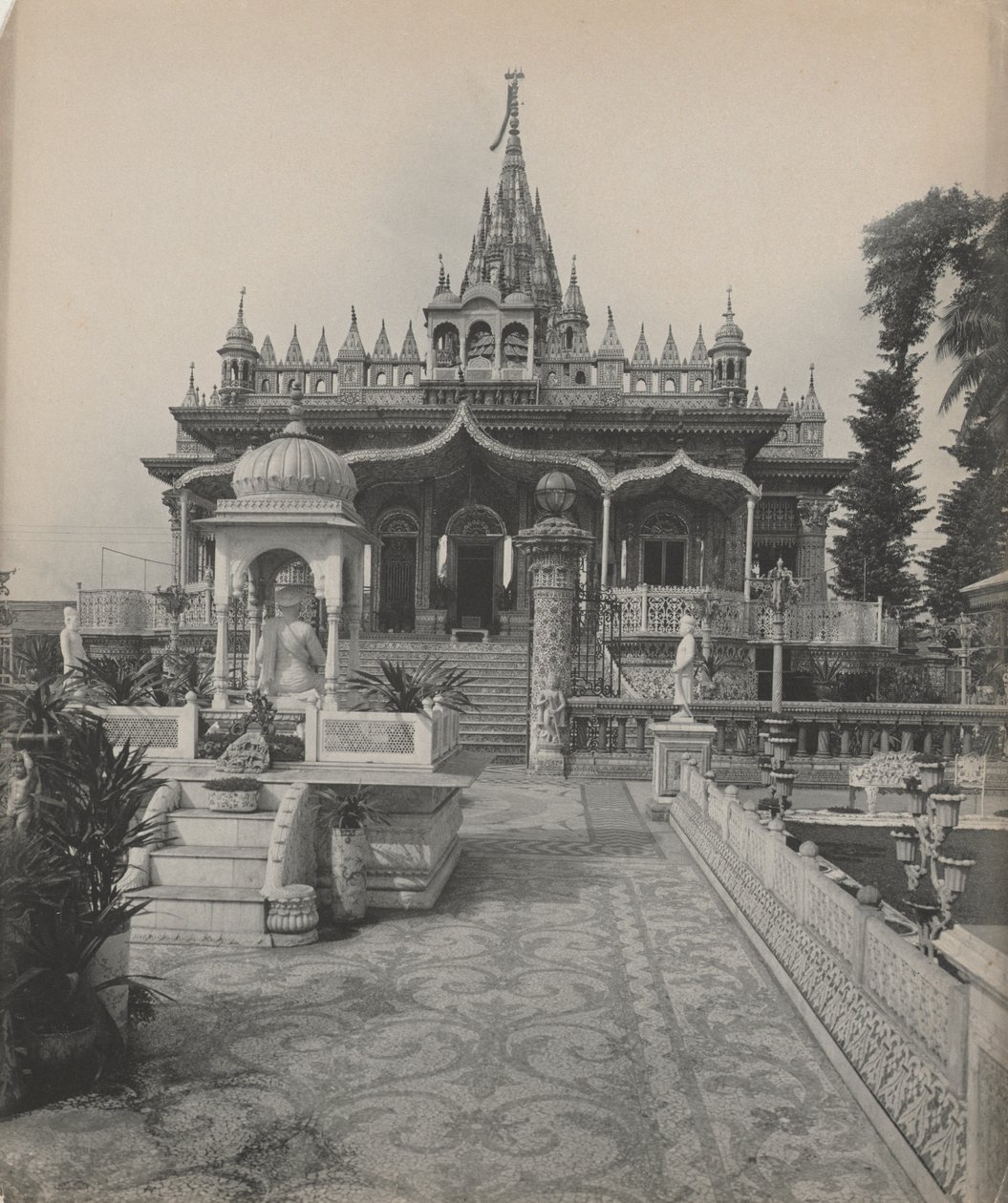 Pareshnath, temple Jain, Calcutta - studio of A. W. A. Plâté Studio (Ceylonese)