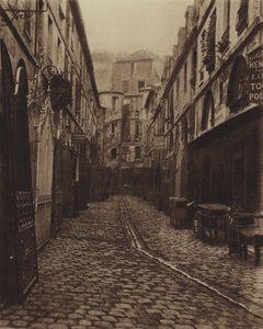 La cour du Dragon, bas de la rue de Rennes (photo n/b)