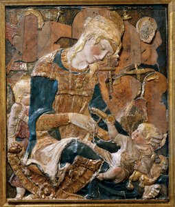 Madone et Enfant, bas-relief (terre cuite)