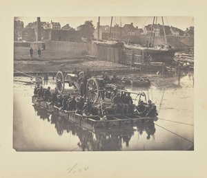 [Radeau de bateaux-couvertures transportant de l