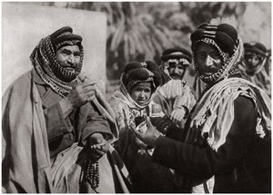 Un cheikh dégustant le célèbre café arabe, Irak, 1925 - A. Kerim