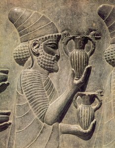 Phénicien portant deux vases en offrande (détail) - Achaemenid