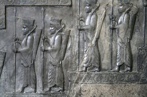 Sculpture murale représentant la Garde Royale, Tachara, Persépolis, c.6e-5e siècle av. J.-C. - Achaemenid