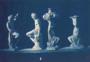 Quatre statues