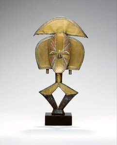 Mbulu Ngulu, une figure reliquaire Kota