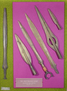 Épées et pointes de lance du trésor de Whittingham, âge du bronze tardif, c.600 avant J.-C.