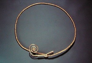 Torque, de Tara, Comté de Meath, Âge du Bronze moyen - Age Bronze