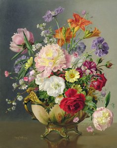 Arrangement floral dans une soupière en porcelaine