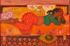 Fille tunisienne sur un canapé