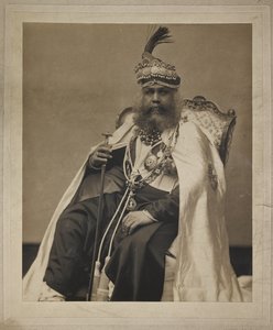 Portrait de Sir Sawai Madho Singh, Maharaja de Jaipur, c.1900s (photo n/b)