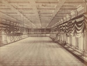 [Vue intérieure de la salle de bal pour le deuxième bal inaugural de Lincoln], mars 1865 - Alexander Gardner