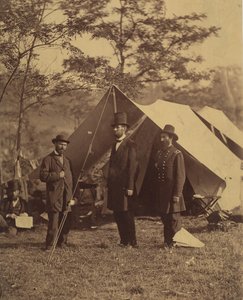 [Président Abraham Lincoln, Major Général John A. McClernand à droite, et E. J...., 4 octobre 1862