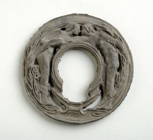 Maquette pour un pendentif avec un écusson arabesque (plâtre bronzé) - Alfred Gilbert