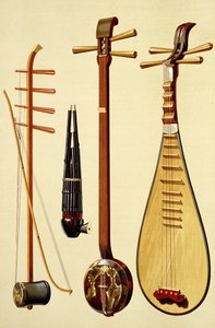 Un huqin et un archet, un sheng, un sanxian et un pipa, instruments chinois de 
