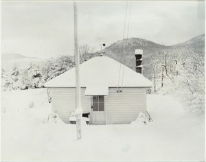 Première neige et la petite maison