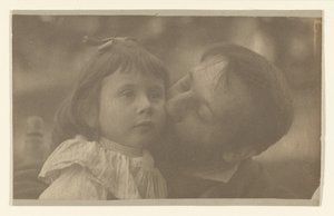 [Lou Schramm et sa fille]