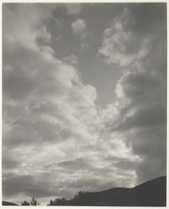 Musique - Une séquence de dix photographies de nuages, n° II - Alfred Stieglitz