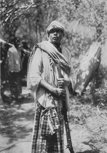 Un shikari ou chasseur de Ceylan, vers 1890, 1910