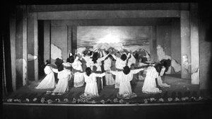 Villa Rosa Maltoni Mussolini : élèves féminines en représentation