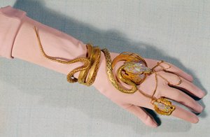 Bracelet et bague de la comédienne Henriette Rosine Bernard dite Sarah Bernhardt (1844-1923) - Alphonse Mucha