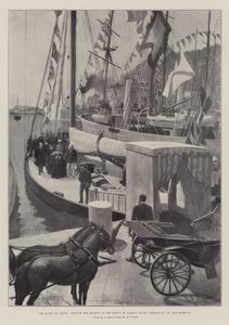 La reine à Cimiez, visite de Sa Majesté au yacht Britannia du prince de Galles dans le port de Nice