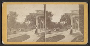 Pelouse Est et portique, communauté Oneida, État de New York