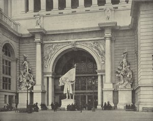 Portail est du bâtiment de l