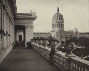 Véranda Est du Bâtiment des Femmes - American Photographer