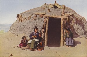 Elle of Ganado, Indian Building, Albuquerque, Most Famous Weaver among the Navajos (photo en couleur) - American Photographer