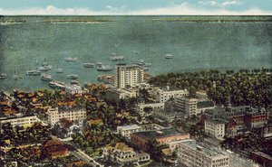 Miami, Floride, vers 1925 : Vue aérienne de Miami (photo couleur) - American Photographer