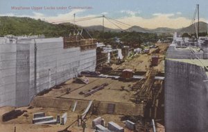 Canal de Panama, écluses supérieures de Miraflores en construction (photo couleur)