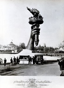 La main et la torche de la Statue de la Liberté, 1876