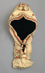 Planche de berceau avec travail de piquants, fabriquée par le peuple Arapaho, c.1870s
