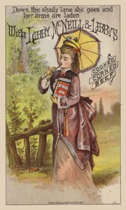 Dame marchant avec une grande boîte de corned-beef