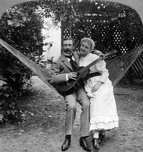 Le couple musical dans le hamac