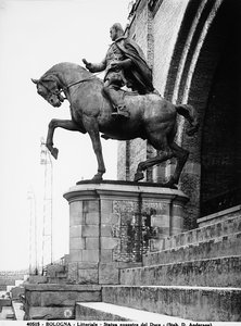 Statue équestre de Benito Mussolini