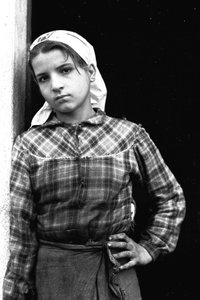 JEUNE PORTRAIT RACCOLGLITRICE D