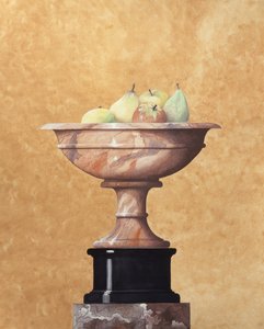 Vase en marbre avec fruits