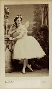 Portrait de la danseuse de ballet Marfa Muravyeva dans le ballet Diavolina