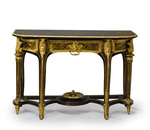 Une paire assortie de tables de console Louis XIV, c.1710