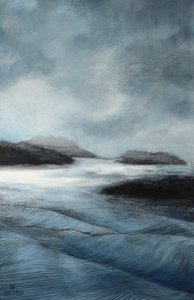 Vagues brumeuses au bord de la mer