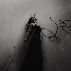 Une femme ligotée lors d