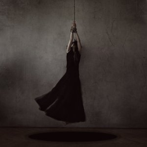 Une femme au-dessus du vide - Anja Matko