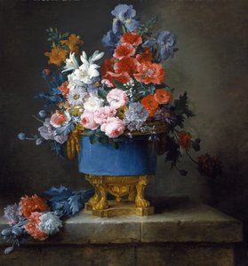 Bouquet de fleurs dans un vase en porcelaine bleue