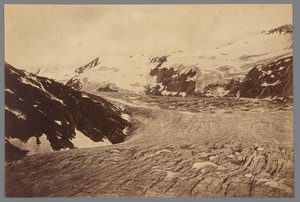 Chaîne de montagnes [Alpes?] en Autriche, Italie, Suisse ou Allemagne