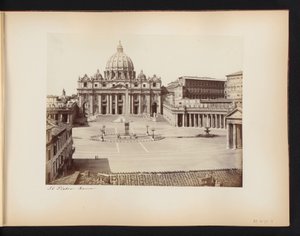 Vue de la place Saint-Pierre et de la basilique Saint-Pierre à Rome, Italie