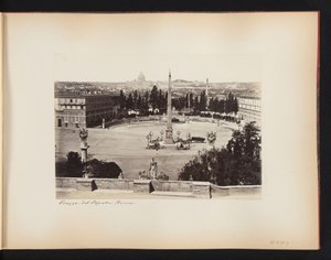 Piazza del Popolo à Rome, avec la basilique Saint-Pierre en arrière-plan