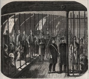 Arrivée des forces à bord pendant le convoi de Toulon à Cayenne (Guyane) en vertu du décret du 8 décembre 1851. Gravure dans « Histoire des bagnes depuis leur création à nos jours » (1877) par Pierre Zaccone (1817-1895)